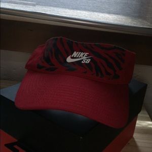 Nike SB Visor Red
